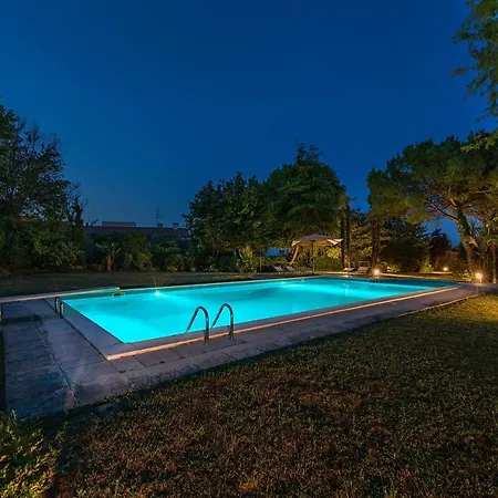 Lidia Con Piscina By Wonderful Italy *